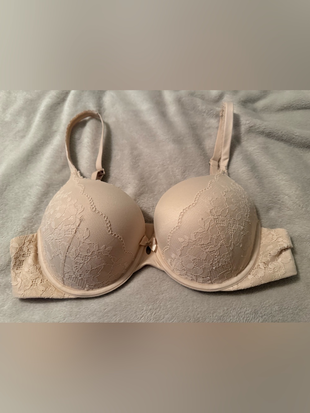 Victoria's Secret Beige Lace Body Bra